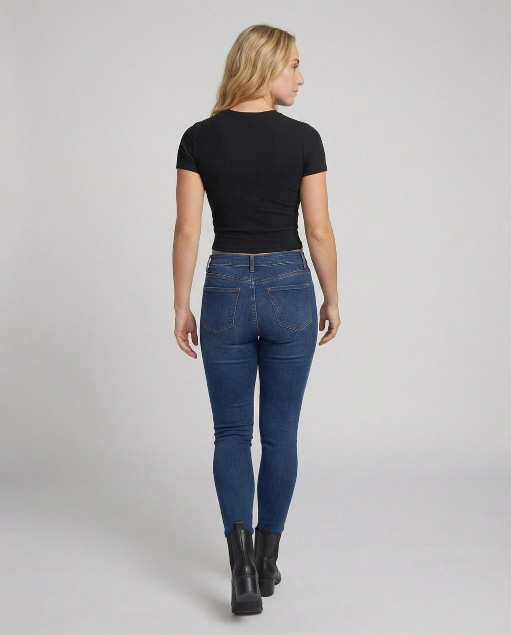 Dames T-shirt met slim fit, ronde hals en korte mouwen – Wit