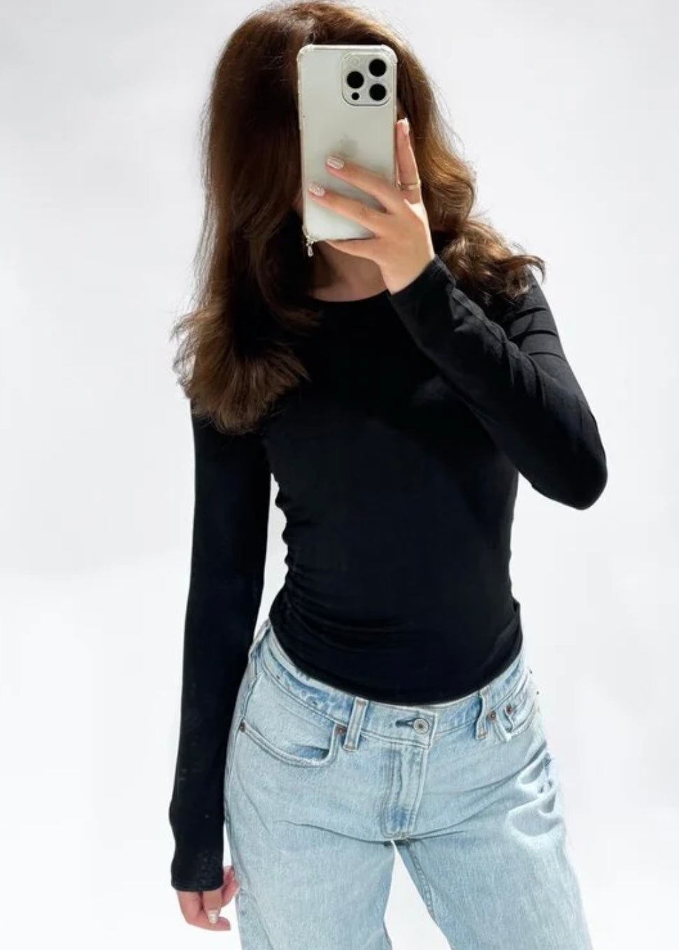 Aansluitende top met ronde hals en lange mouwen