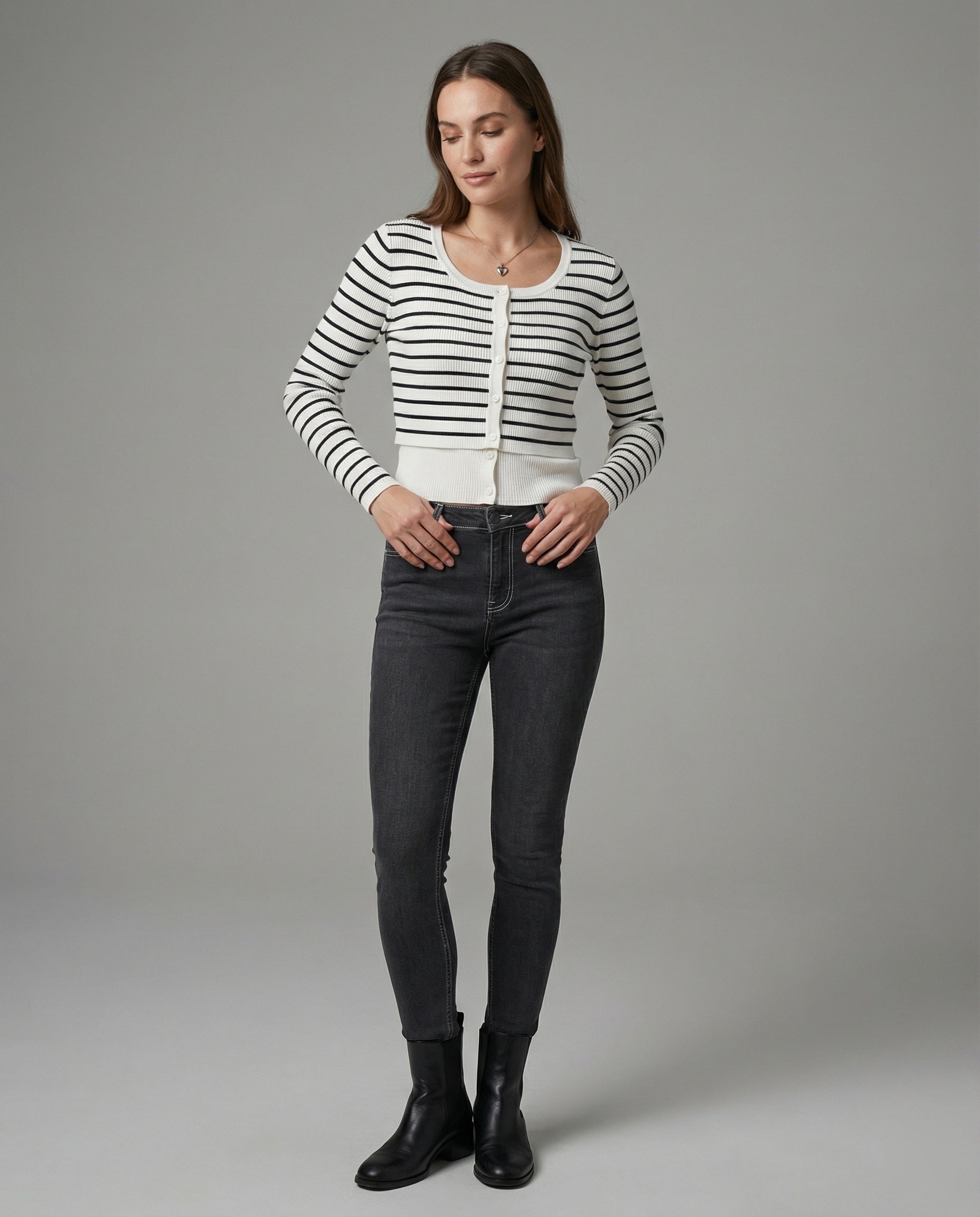 Dames shirt met lange mouwen – slim fit, laagjeslook en streepdessin – Zwart-wit